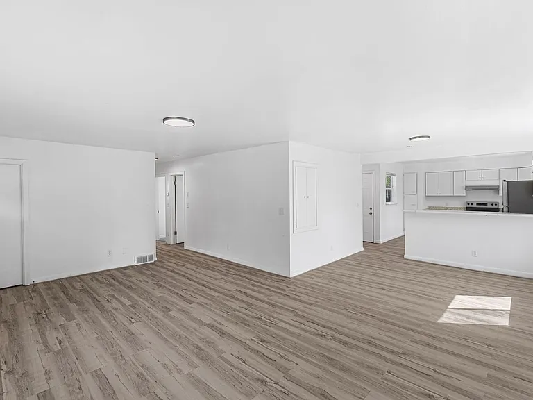 2635 Woodstock Rd — Photo 10
