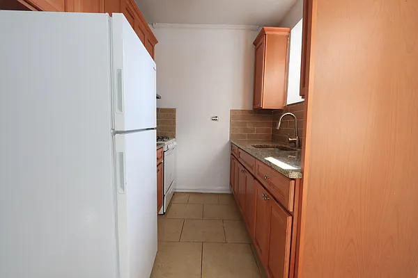 Rented by Douglas Elliman | media 23