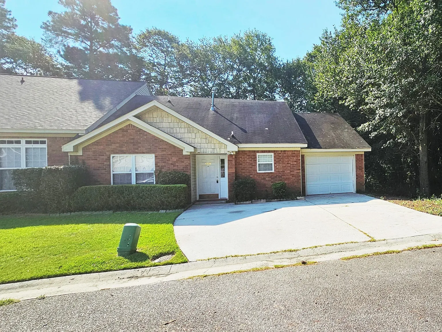 2 bed, 2.0 bath, 1249 sqft, $1,400 — Photo 1