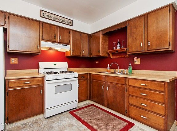 4th image of 328 Hillandale Dr