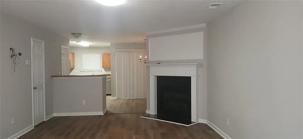 2 bed, 2.5 bath, $1,600 — Photo 3