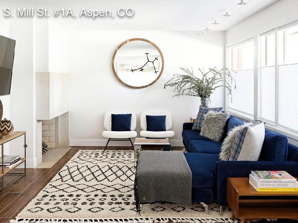 Living room with Gas fireplace