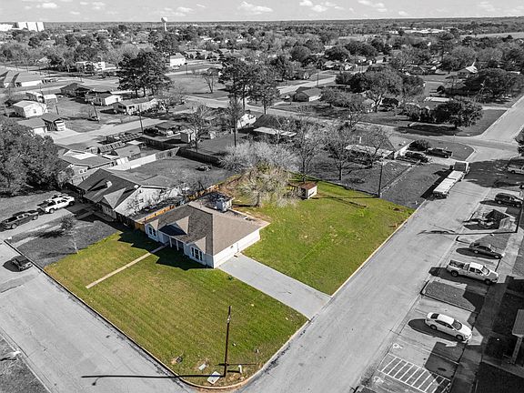 4th image of 1740 6th St