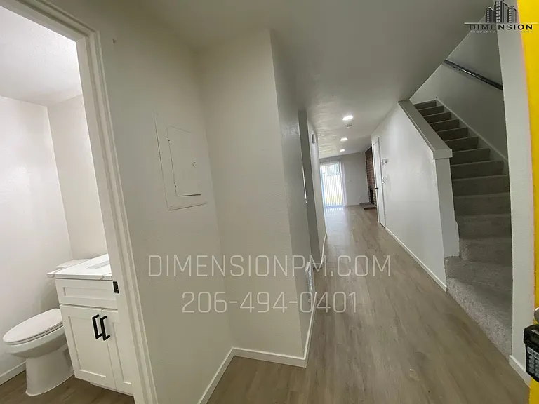 2025 M St NE — Photo 7