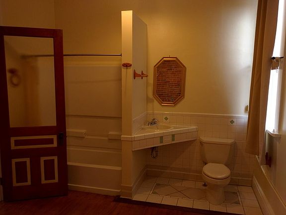 2nd Room Bathroom