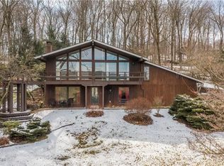 500 Sugar Camp Rd, Venetia, PA 15367