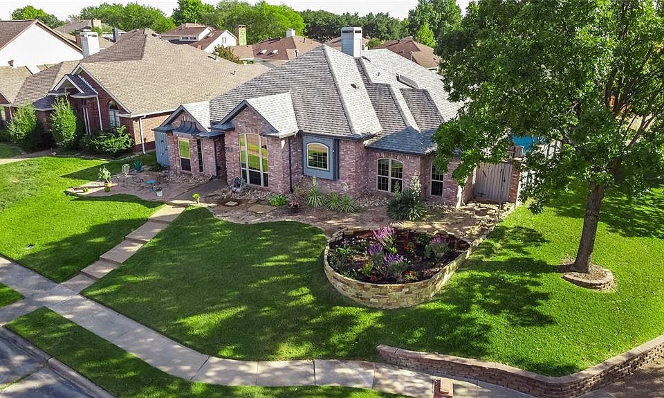 1st image of 1302 Black Oak Dr
