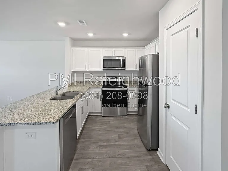 3307 Alibird Ln — Photo 10