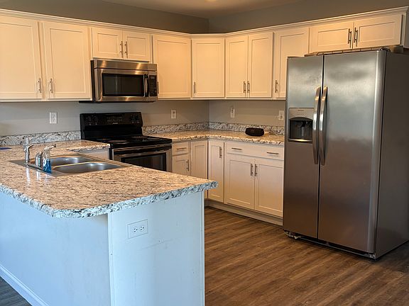 3rd image of 7025 Brady Way