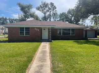 305 E Darbonne St, Sulphur, LA 70663