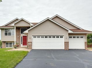 9901 Weston Dr, Monticello, MN 55362