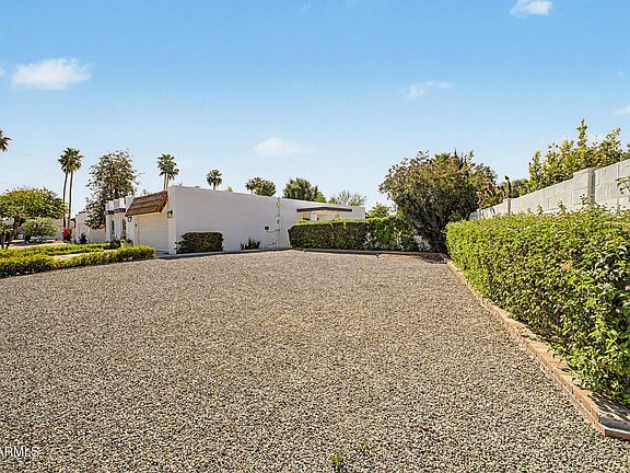 3rd image of 621 E CALAVAR Road