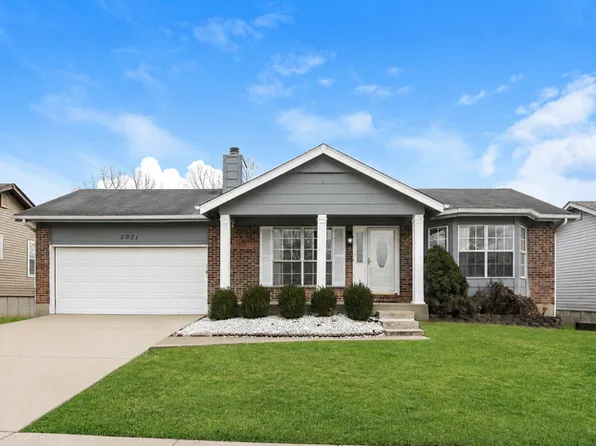 2021 Monks Hollow Dr, Florissant, MO 63031