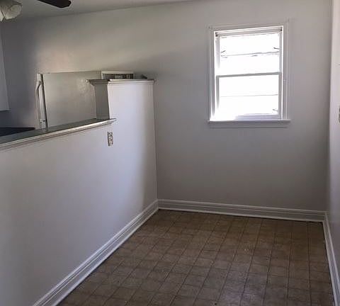 4th image of 1312 Moore Ave #A