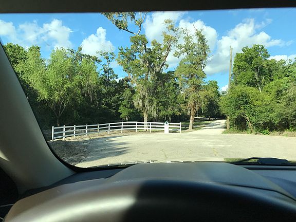 4th image of 222 Lost Lake Dr