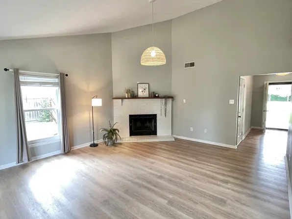 209 Hutchins Dr, Georgetown, KY 40324