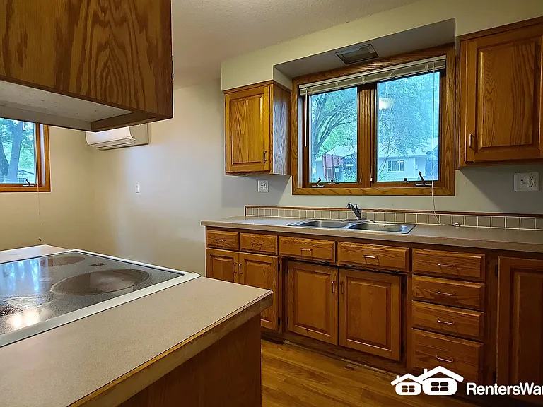 309 N Park St — Photo 6