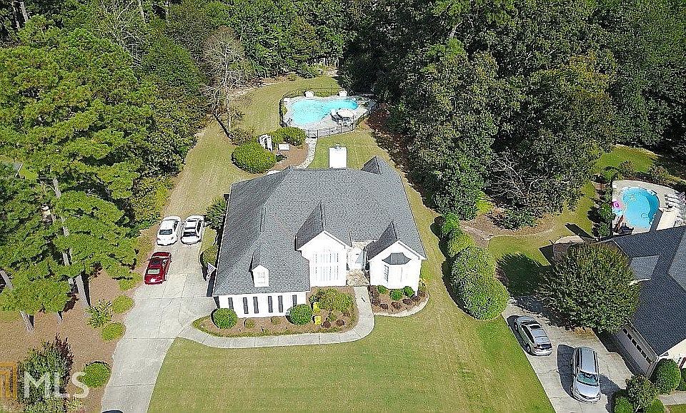 2nd image of 2130 Rosie Ln