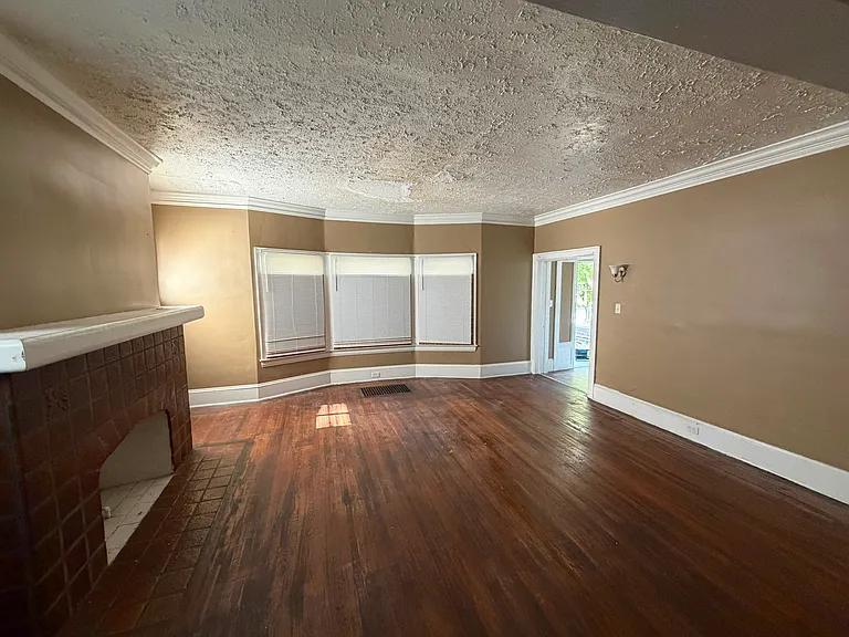 12420 Phillips Ave — Photo 17