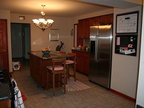 5th image of 2403 Densmore Dr