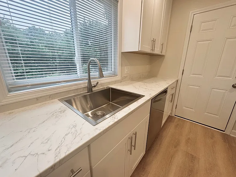 317 Hadleigh Rd — Photo 8