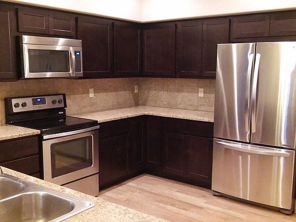 4th image of 2042 W Pine Ave