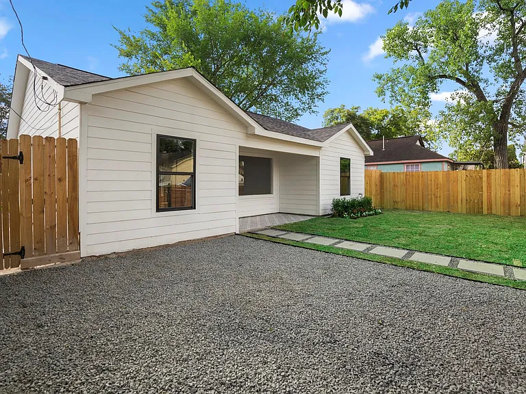 4206 Gano St — Photo 3