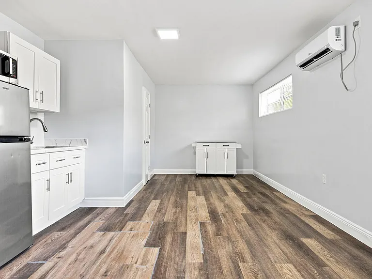 1964 NE 172nd St #EFFICIENCY — Photo 10