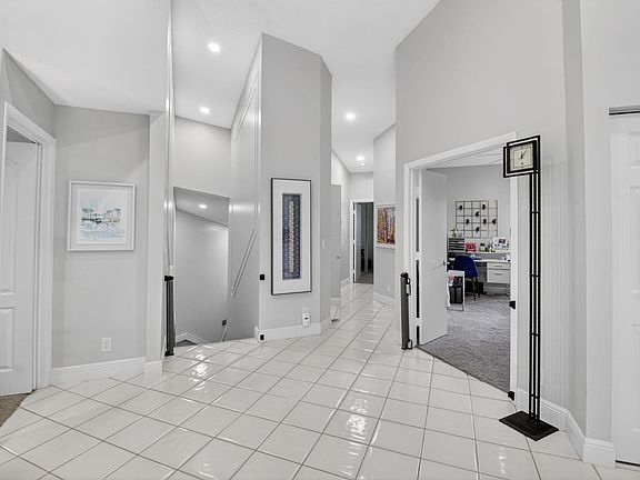 3rd image of 5374 Venetia Court #E