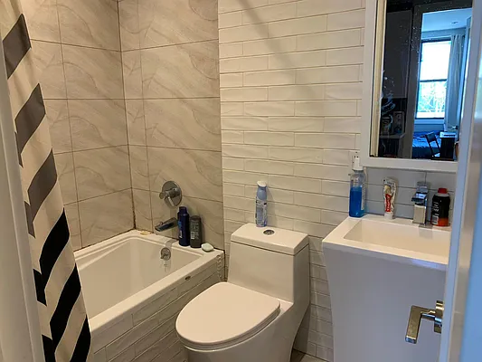 Rented by Premier Metro Realty Corp | media 8