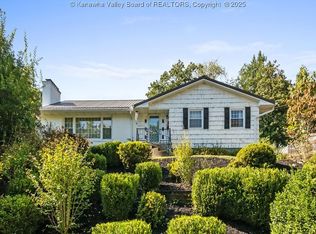 1529 Summit Dr, Charleston, WV 25302