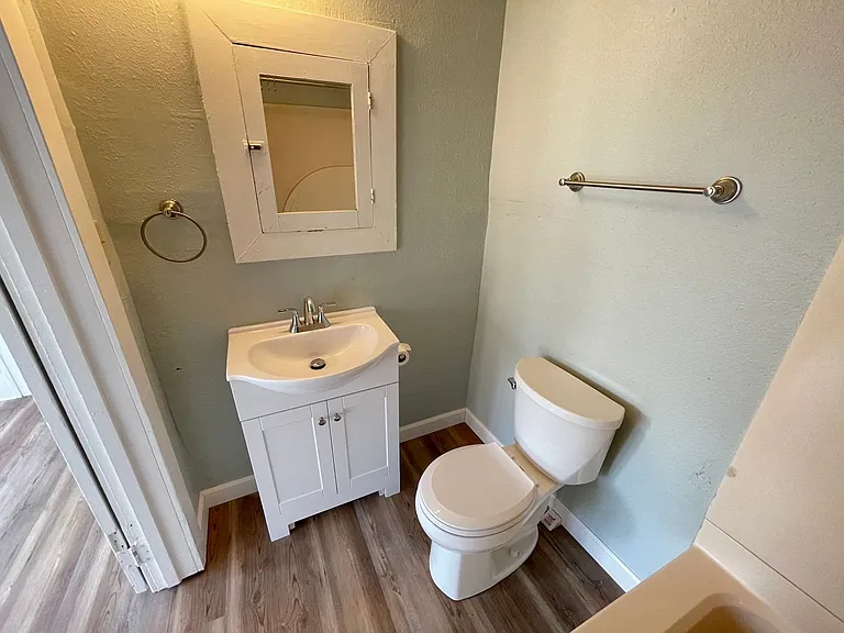 337 E Church St — Photo 9