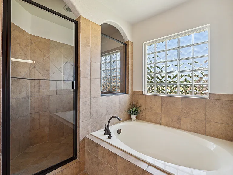 13401 Ronan — Photo 38