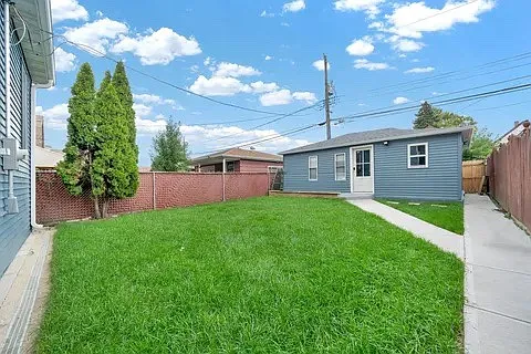 6235 S Kedvale Ave #1REAR