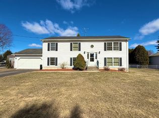 62 America St, Chicopee, MA 01013