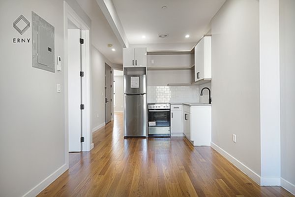 1st image of 127 Hart St #3A