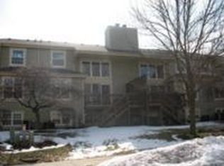 472 Village Green Rd, Naperville, IL 60540