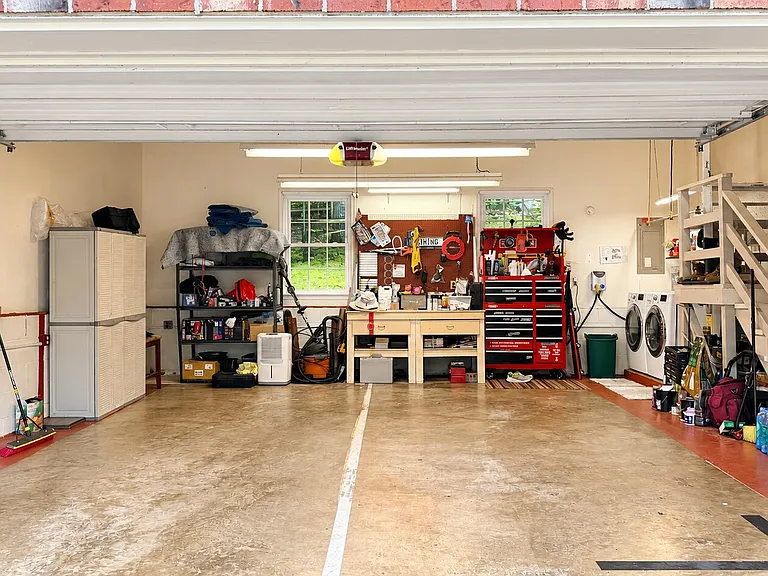 19 - Garage interior_06012026