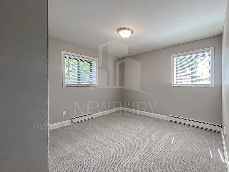 Poplar Apartments — Photo 16