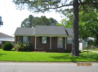 1113 Red Maple Rd, Chesapeake, VA 23323