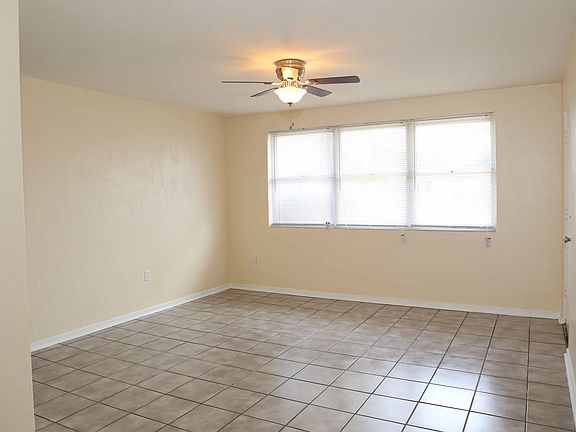 3rd image of 25 Palm Dr