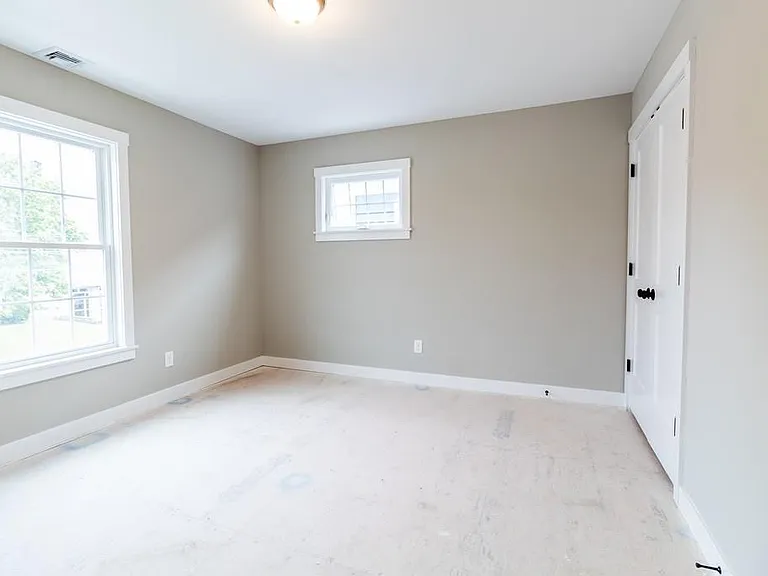 244 W 6th St #5 — Photo 7