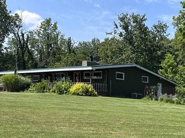 5679 Fishermans Wharf Rd, Hillsboro, OH 45133