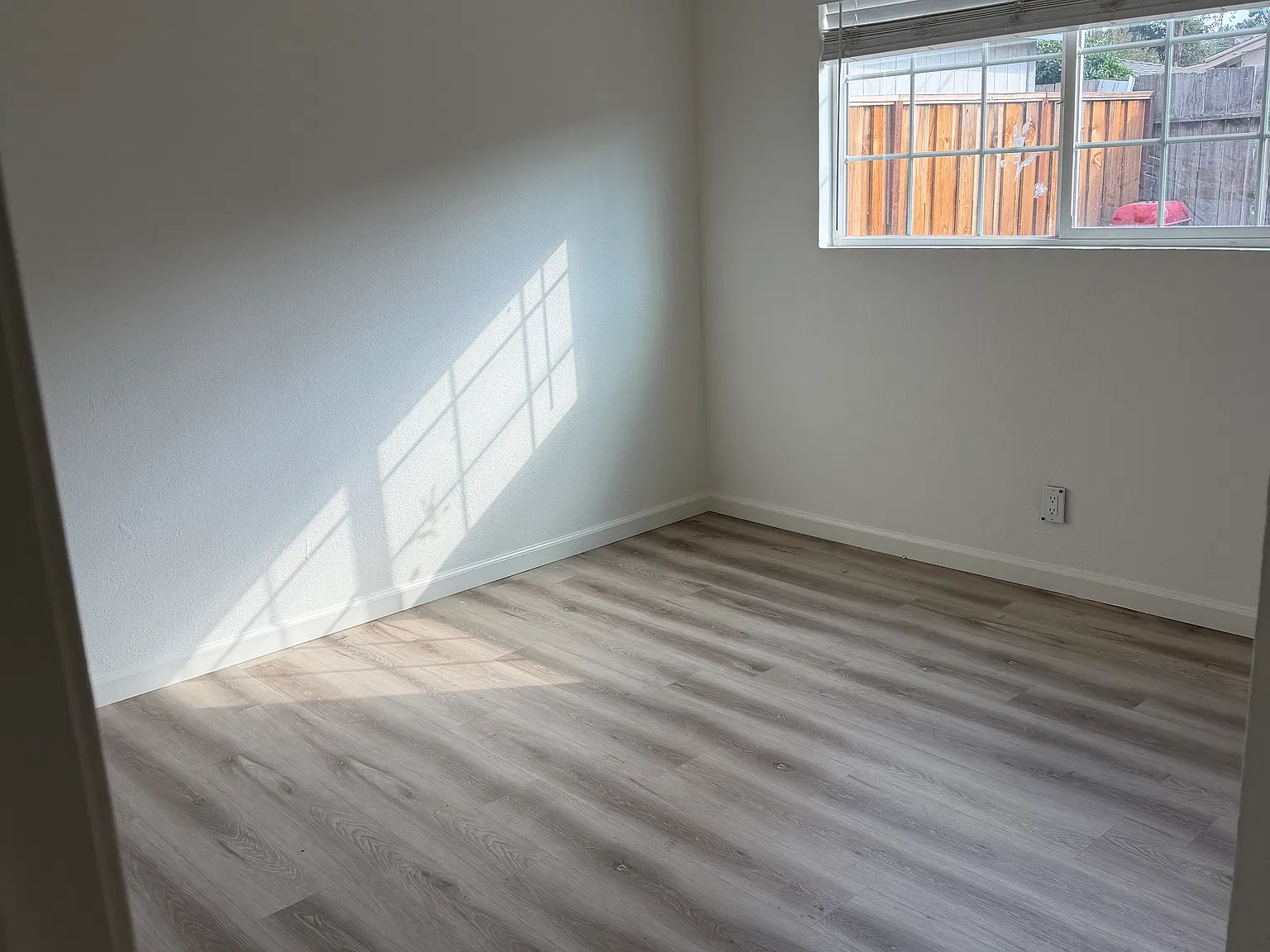 3 bed, 1137 sqft, $3,600 — Photo 2