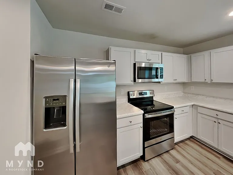 7013 Ludell Ln — Photo 10