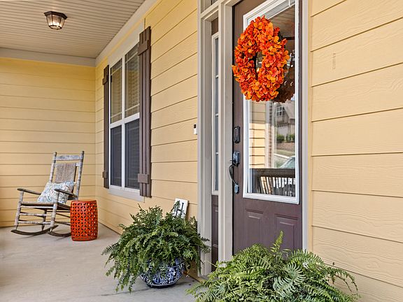 4th image of 8084 Burgundy Cir