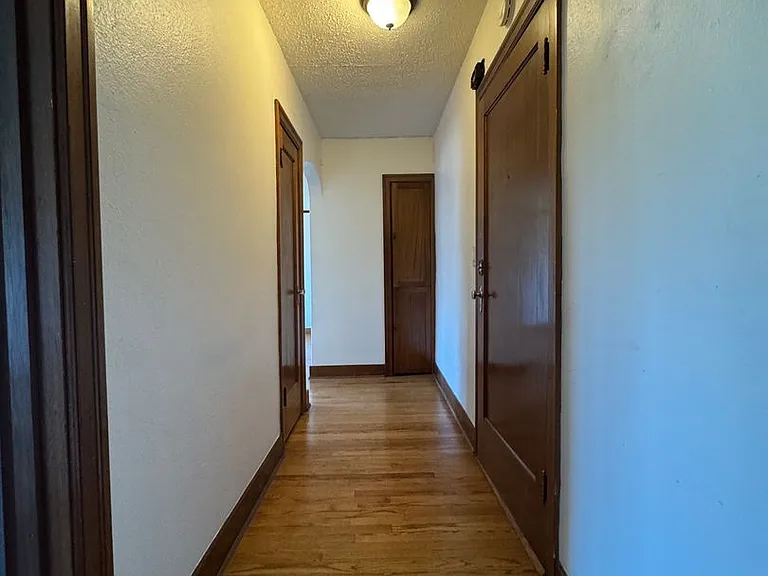 Parkway Apartments — Photo 8