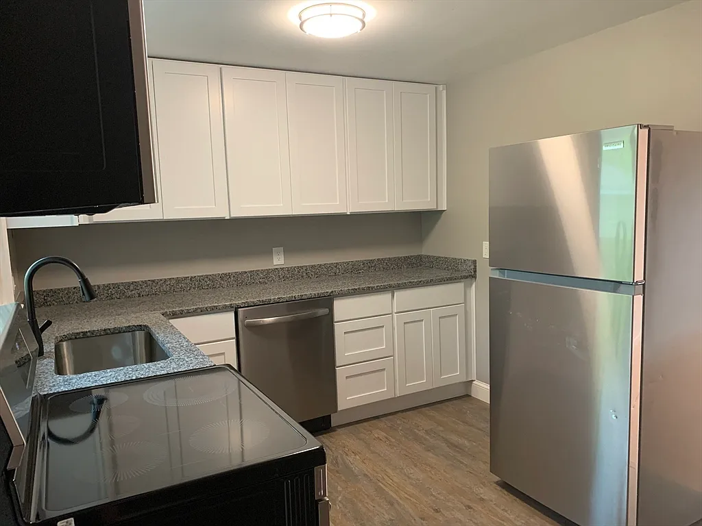 2 bed, 970 sqft, $1,850 — Photo 3