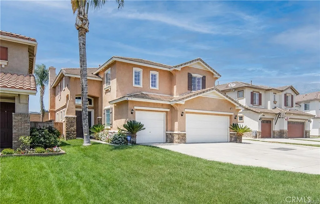 5 bed, 3192 sqft, $4,300 — Photo 3
