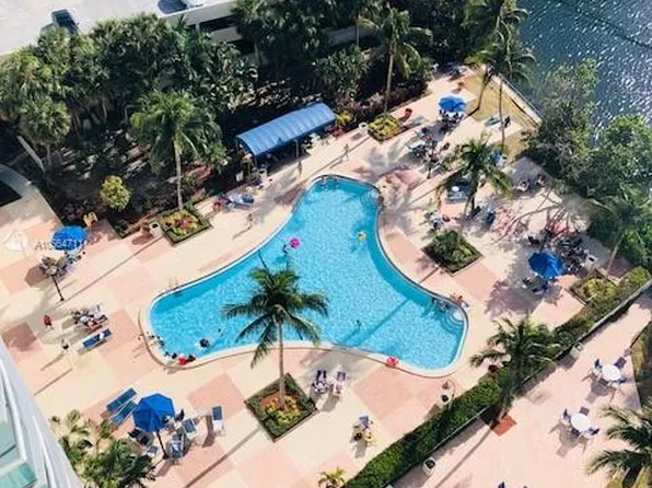 19390 Collins Ave, Sunny Isles Beach, FL